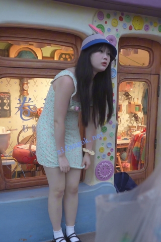 (BC-AA-621)小姐姐大屁股夹住半透明蕾丝内..弯成90度内裤露...