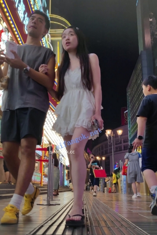 CS118【CSCD】白色连衣裙小姐姐和男朋友逛街，白色屁股透明内