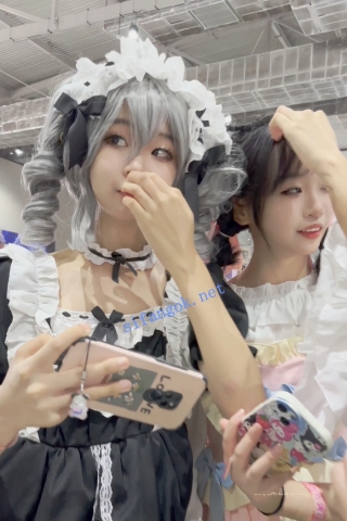 trump1330【KFC】洛丽塔裙学生妹和同学逛展·宽松白内透着黑·低角度CD