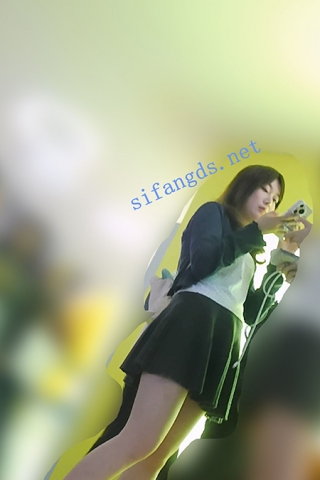 『D·D』-124-深灰毛质百褶短裙，翘臀，贴身白内